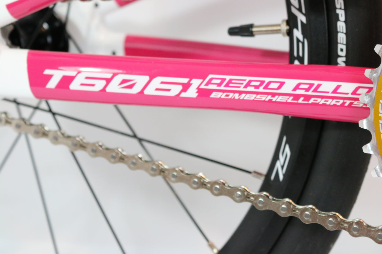 Avent Vandal BMX Race Bike