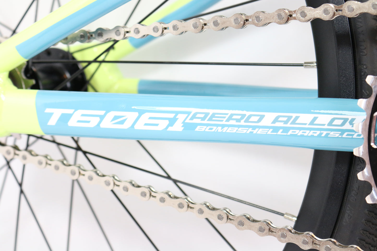 Avent Vandal BMX Race Bike