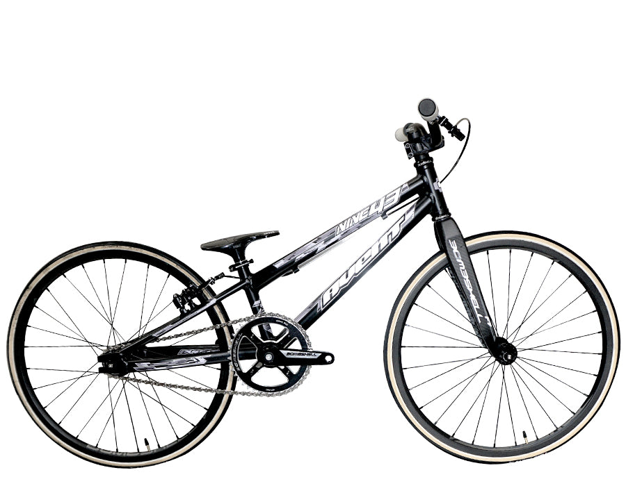 Avent Nine43  9.5 complete bike