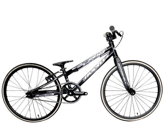 Avent Nine43  9.5 complete bike